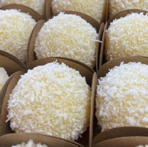 Cocconut Truffle (Beijinho)