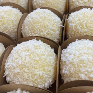 Cocconut Truffle (Beijinho)