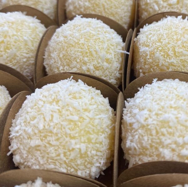 Cocconut Truffle (Beijinho)
